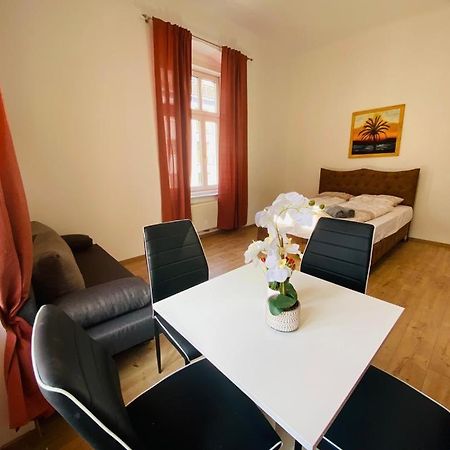 וינה Deluxe Quad Room Dw מראה חיצוני תמונה