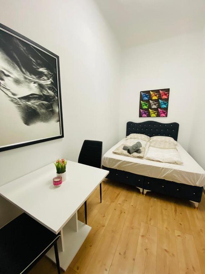 וינה Deluxe Quad Room Dw מראה חיצוני תמונה