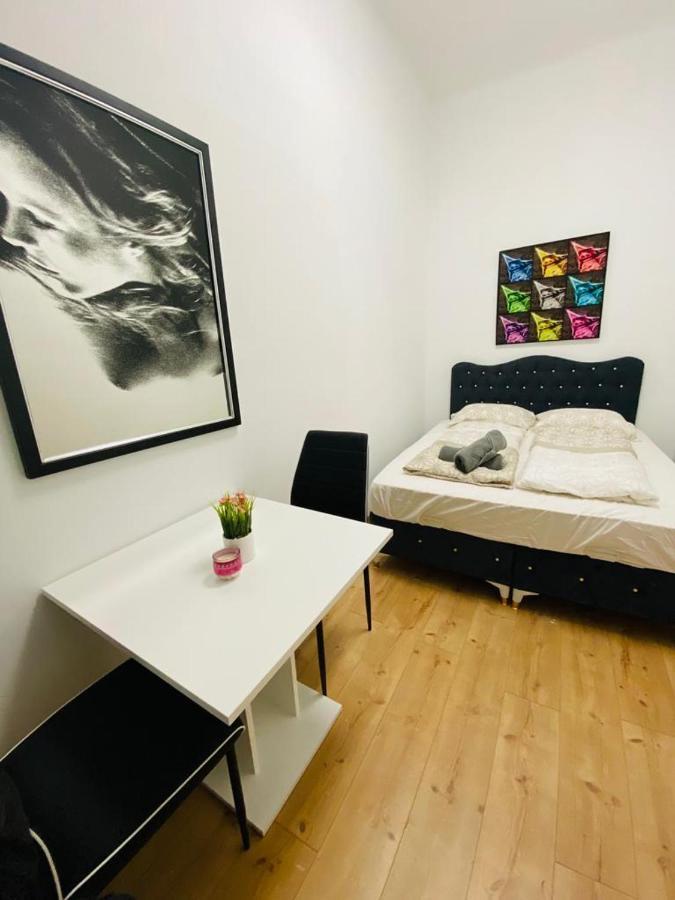 וינה Deluxe Quad Room Dw מראה חיצוני תמונה