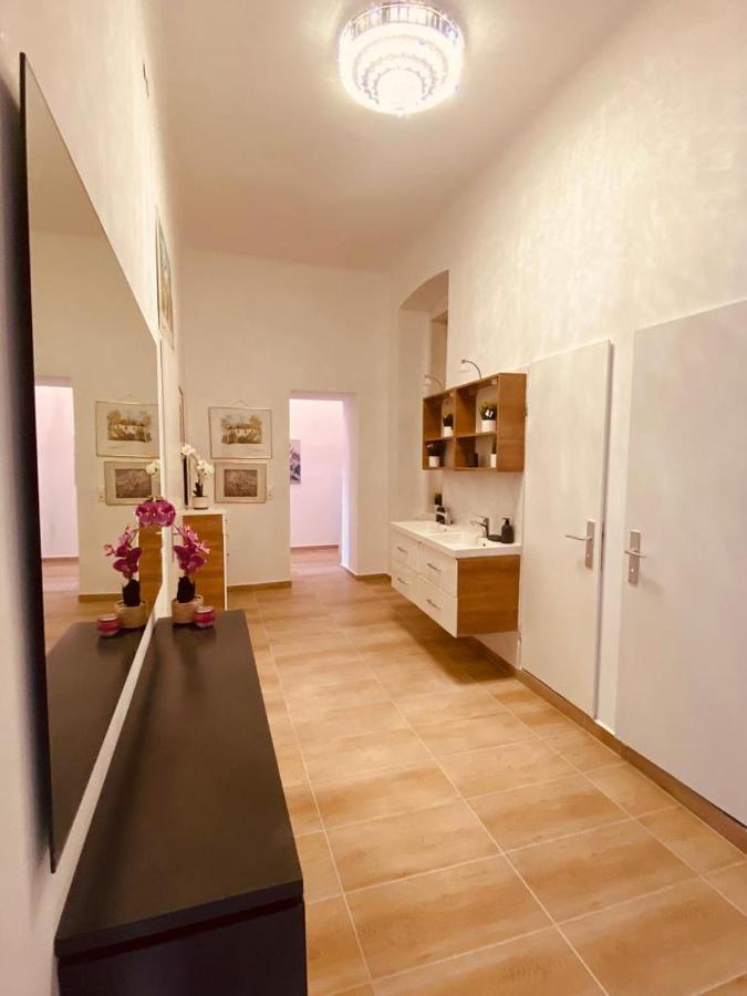 וינה Deluxe Quad Room Dw מראה חיצוני תמונה
